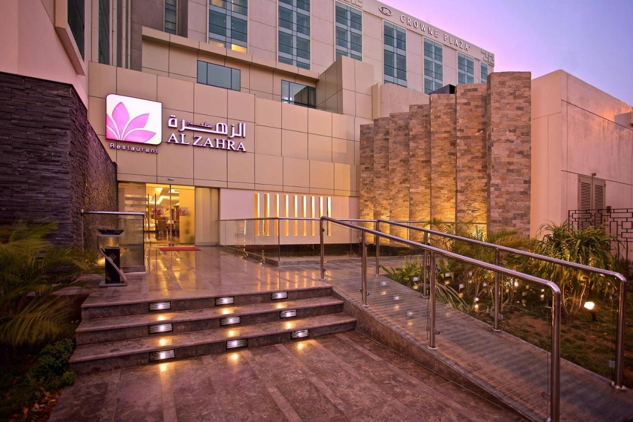 Crowne Plaza Jeddah By Ihg Hotel Kültér fotó Al Zahra Hospital