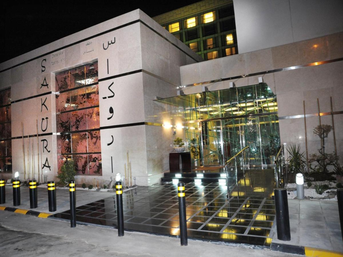 Crowne Plaza Jeddah By Ihg Hotel Kültér fotó The entrance of the hotel