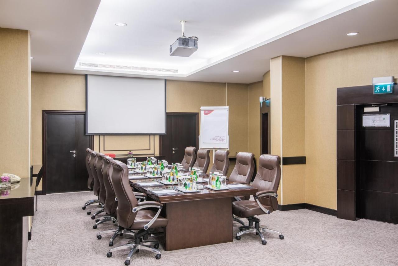 Crowne Plaza Jeddah By Ihg Hotel Kültér fotó Meeting room