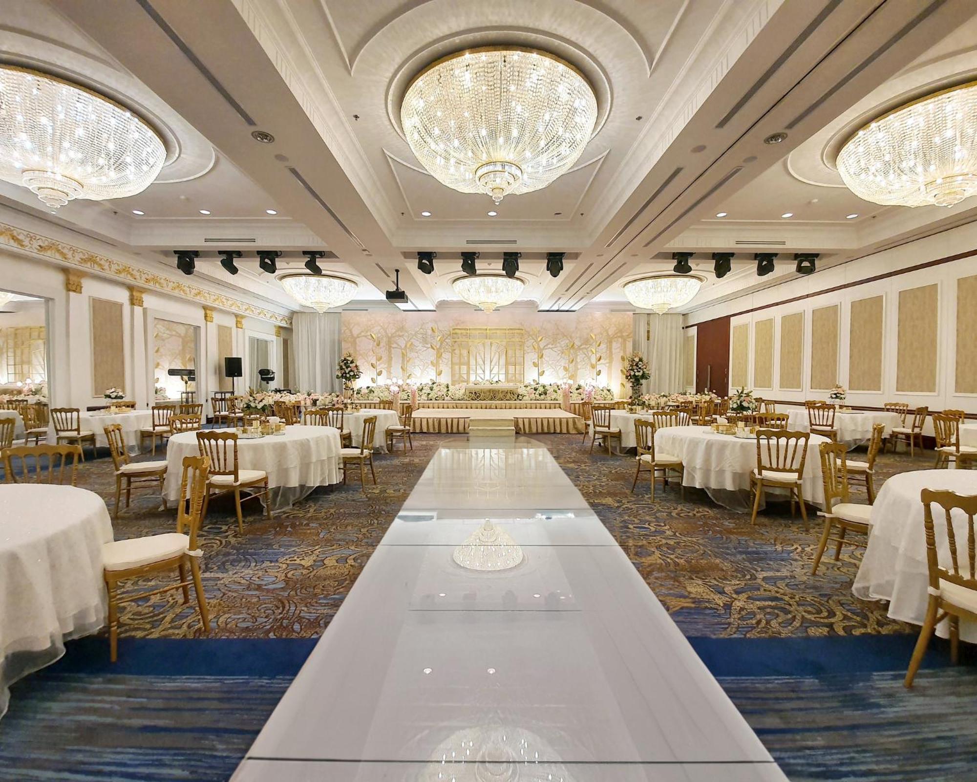 Crowne Plaza Jeddah By Ihg Hotel Kültér fotó The ballroom of the hotel